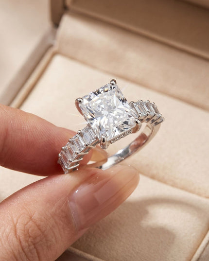 Cross-border hot-selling emerald-cut uniquely shaped moissanite ring, factory direct shipment, high-luxury 925 pure silver precision jewelry